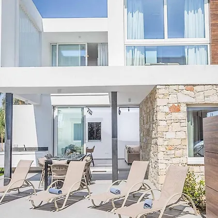 Nissi Cube 3 Kb3 * Ayia Napa